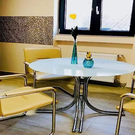 Modern In With Terrace Apartmán *